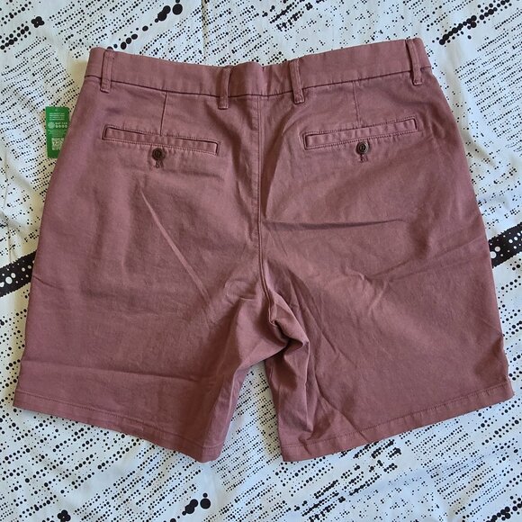 GAP 8" Modern Shorts - Picture 2 of 3